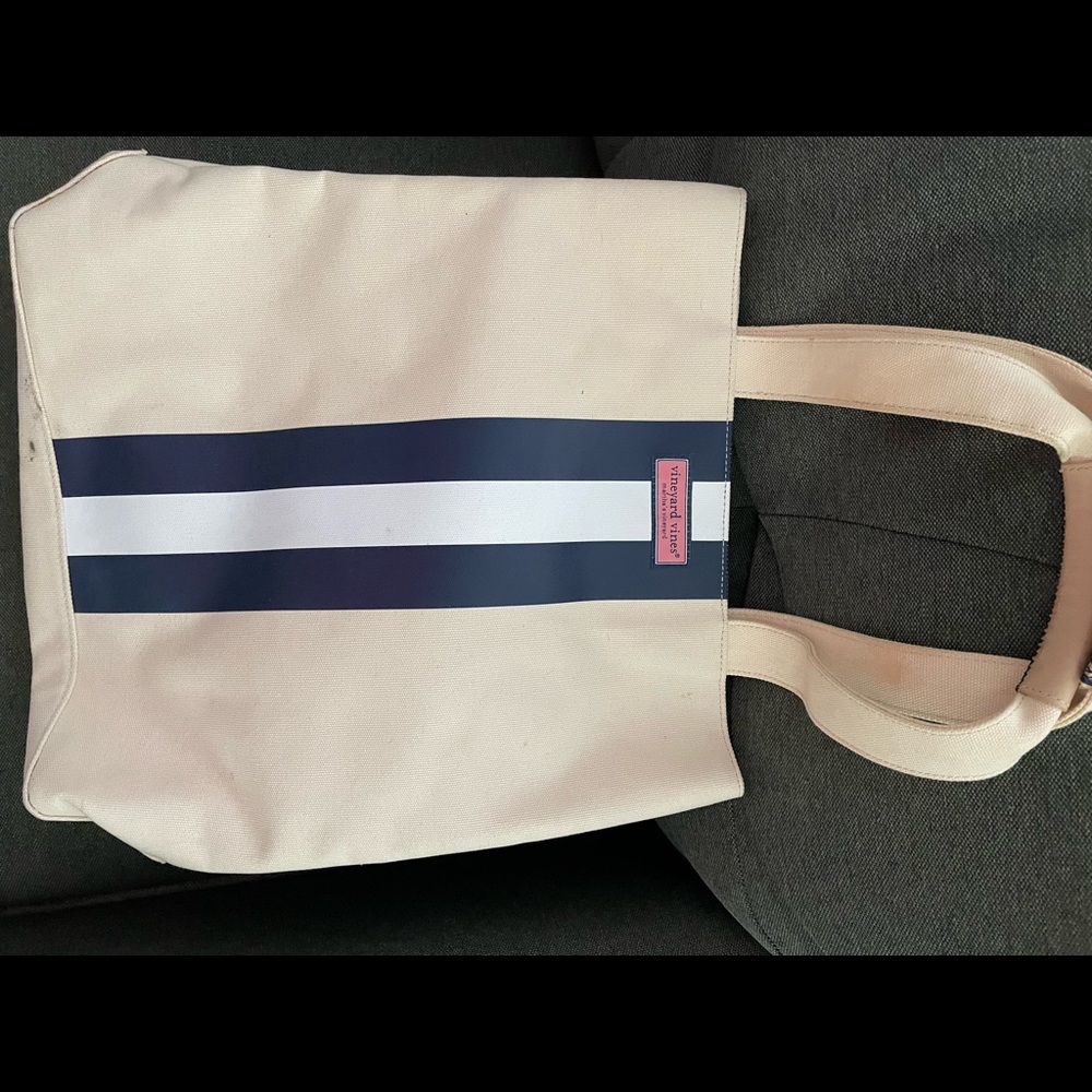 Vineyard Vines tote!